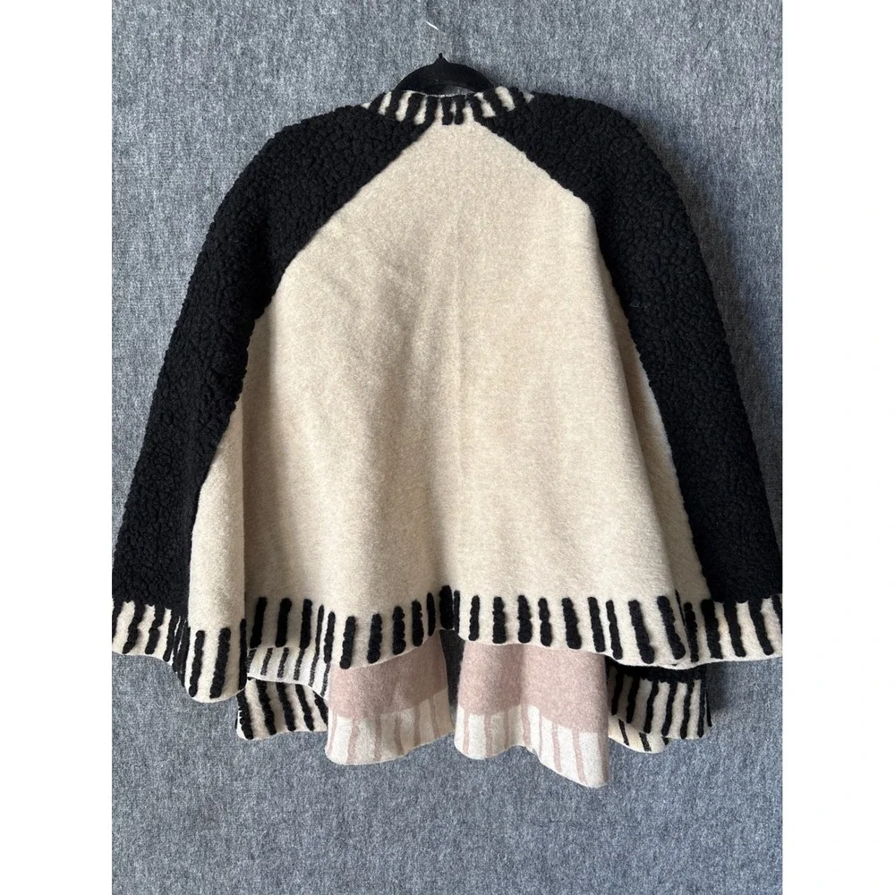 Maeve Anthropologie Colorblock Sherpa Cape One Size Fits All Dusk & Dawn Capelet